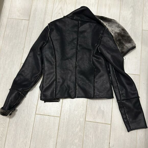 Earl Ruthenburg size 2 Sherpa coat - Picture 6 of 6